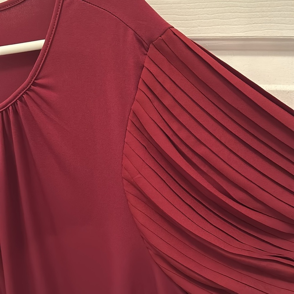 Lane Bryant Size 22/24 Burgundy Pleated Sleeve Scoop Neck Blouse - Picture 3 of 12